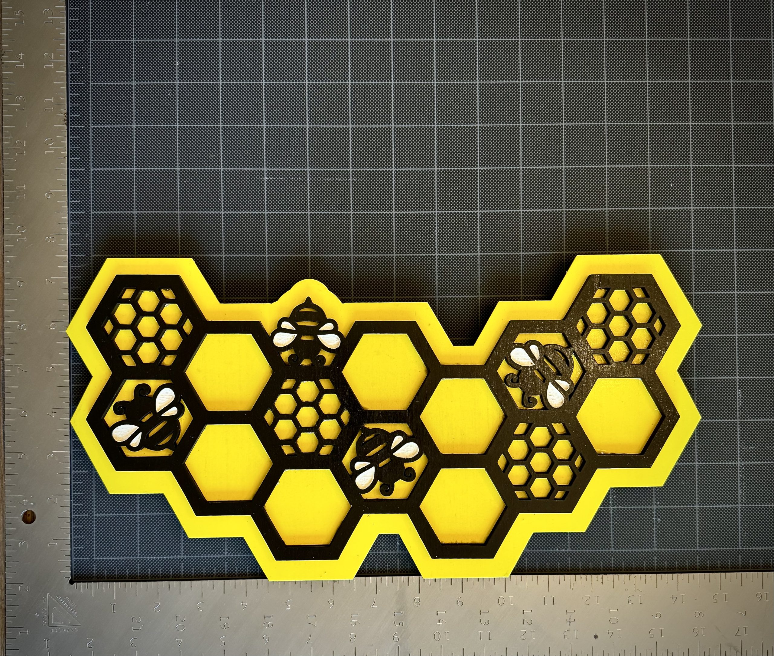 Honey Bee Plate - Image 2
